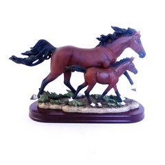 Статуэтка Семья лошадей с жеребенком SM00139-3