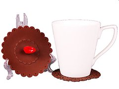 Чашка с силиконовой крышкой и подставкой коричневая