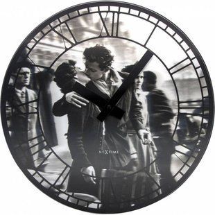 Часы настенные "Kiss me in Paris"