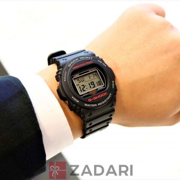 Часы Casio DW-5750E-1ER