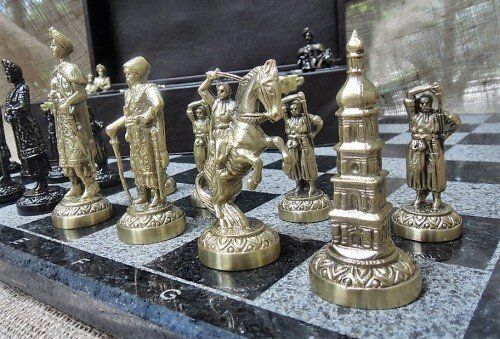 Набор шахмат из марамора