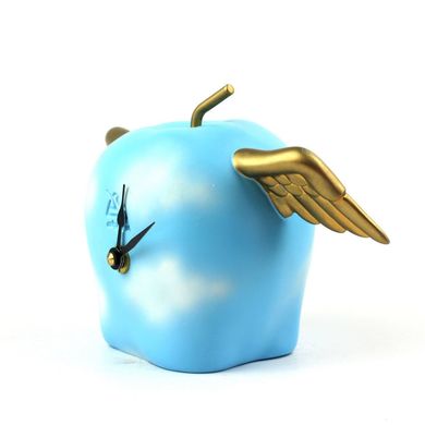 Часы настольные "Крылатое яблоко"